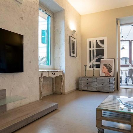 Cozy Nest With Terrace In Trastevere Rome Exterior photo